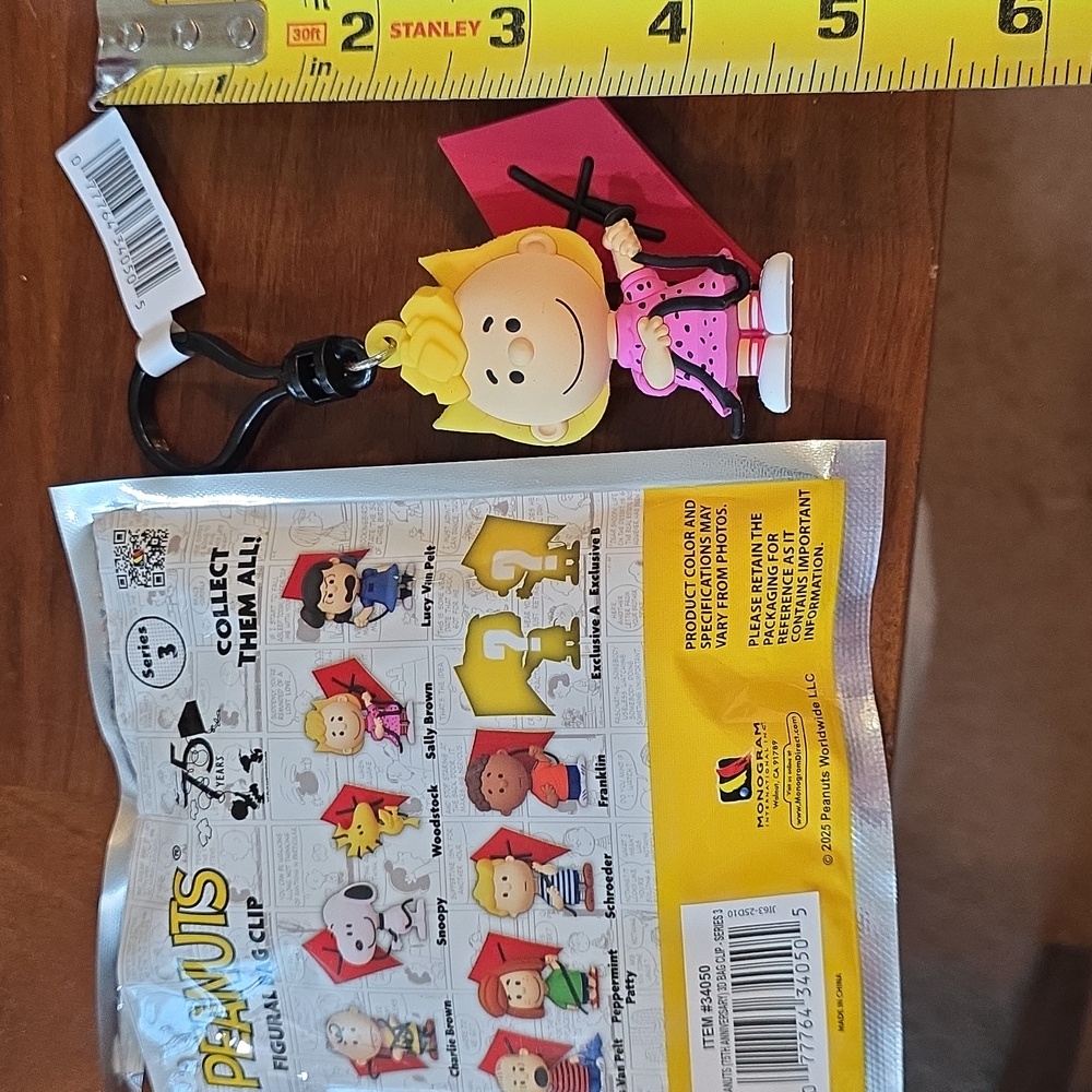 Collectible Kite-flying Sally figural bag clip series 3 NWT